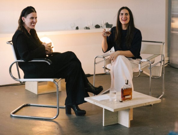 Woodford Reserve präsentiert: Neat Conversations mit Valerie Präkelt und Milena Kling – Ein Gespräch über Inspiration