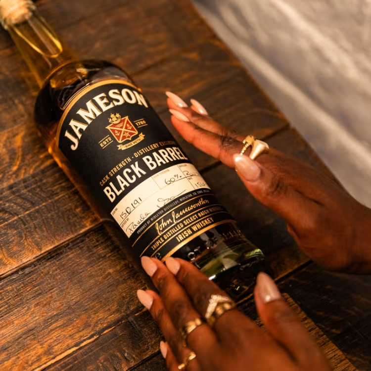 Jameson BlackBarrel Labeling