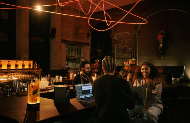 Johnnie Walker launcht multisensorisches 4D Cocktail-Erlebnis