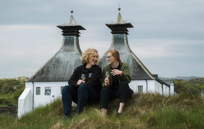 Neues Duo an der Spitze: Bryony McNiven und Gillian Macdonald führen das Ardbeg Committee